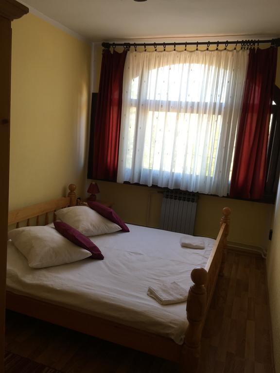 Apartment Bonaca Огулин Екстериор снимка